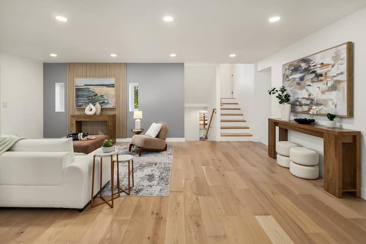 Private, Remodeled Treetop Home With Water Views! - Mukilteo, WA