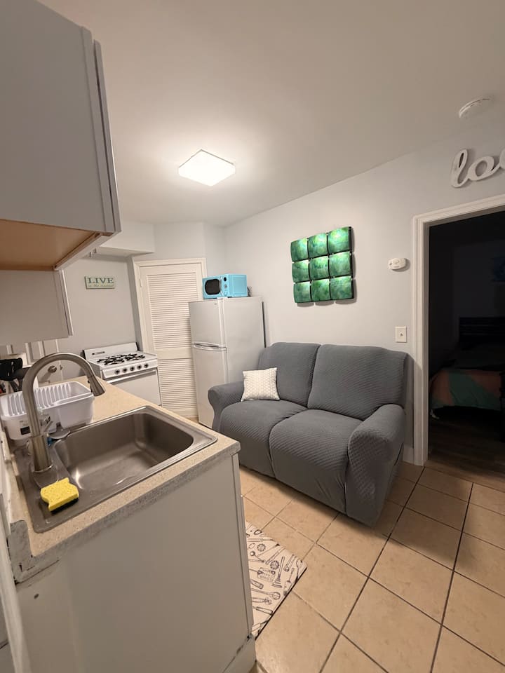 Noah Beach. (#2). 1 Bedroom 2 Blocks To The Beach - Wildwood Crest, NJ