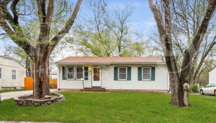 Cool Quiet Homey Casa - Belton, MO