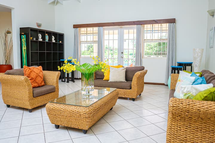 Cherry Blossom Villa Near Beaches Golf& Rodney Bay - セントルシア