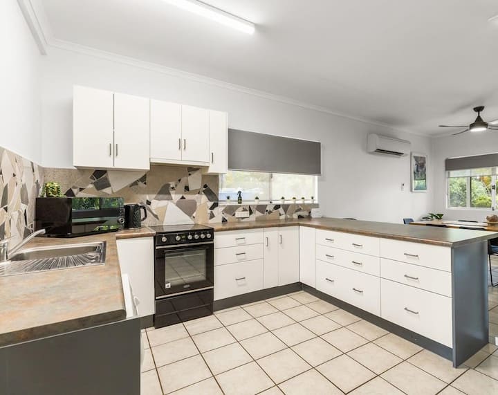 Cable Beach Gem Private Resort Villa - Broome