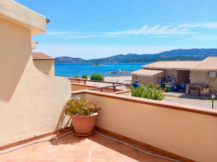 Beautiful Apartment With Sea Views - Arzachena