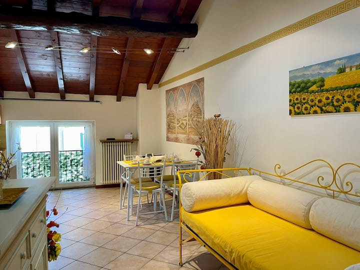 Girasole• Charming Apartment Walk To Lake & Ac - Mandello del Lario