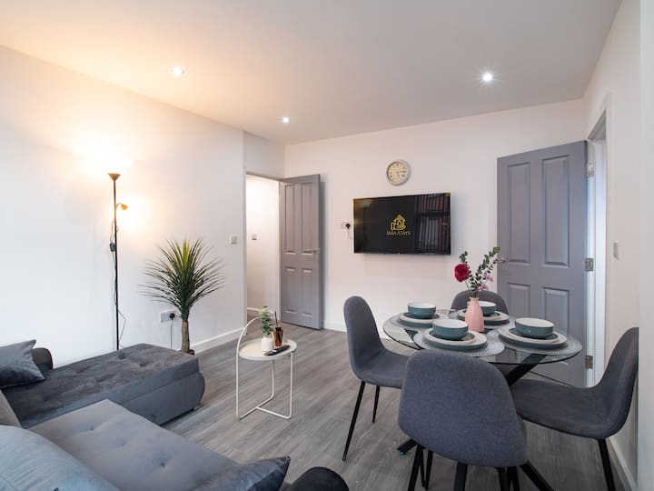 Modern Burley Flat With Easy Access To Headingley - 리즈