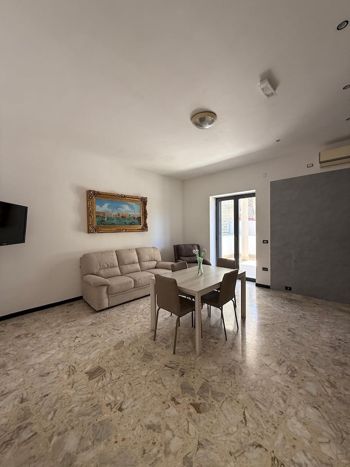 Splendido Appartamento Soleggiato, Zona Centrale. - Capua