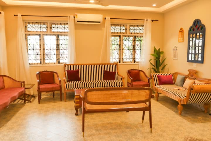 Living room image 5
