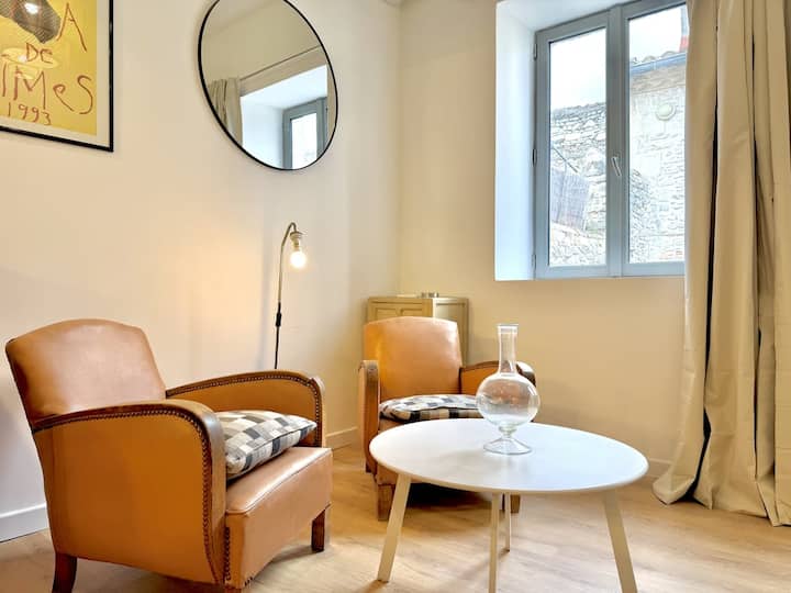 Les Suites Du Richelieu, Elegance Et Confort - ibis Styles Nimes Gare Centre