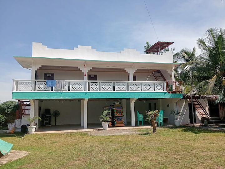 Bulls House/apartement With Seaview - Balamban