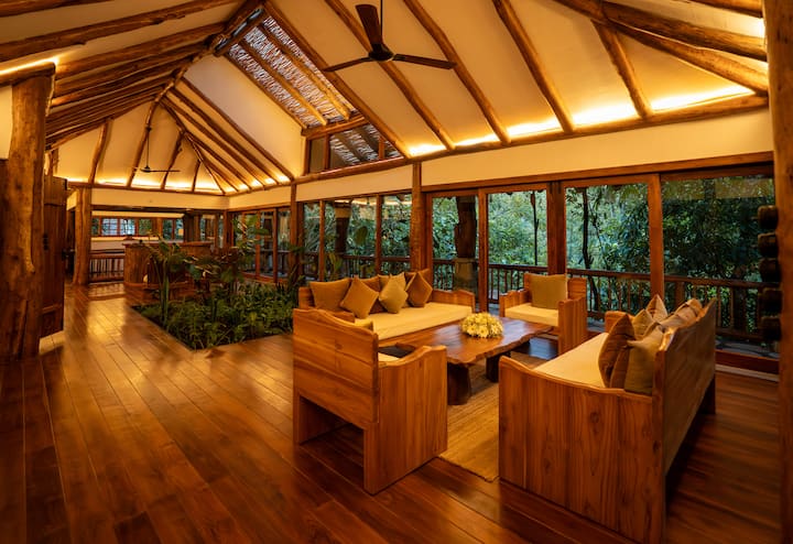 Where Luxury Meets Nature - 瓦亞納德縣