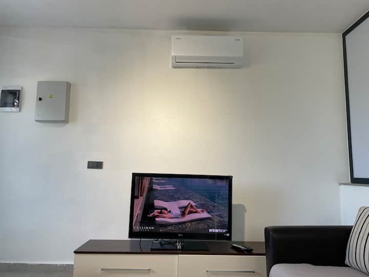 Sessiz, Sakin, Temiz Hava, Kuş Sesleri Ve De Huzur - Urla