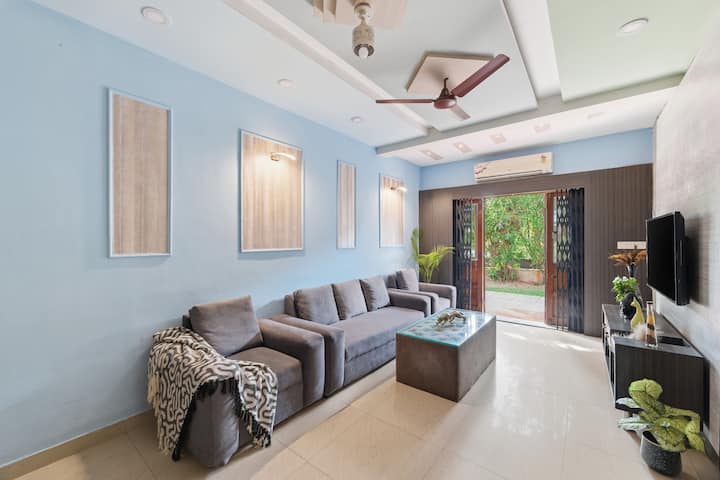 Living room image 3