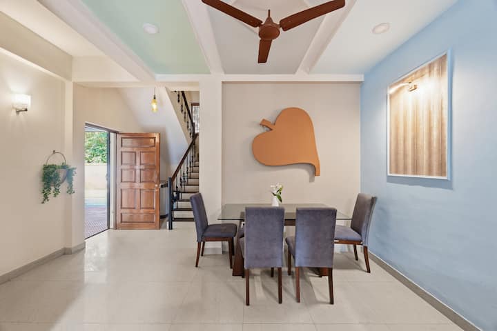 Dining area image 1