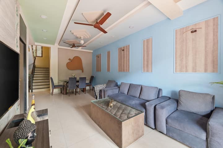 Living room image 5