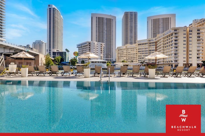 30th Fl Beachwalk Studio | Bay Balcony - Hallandale Beach, FL