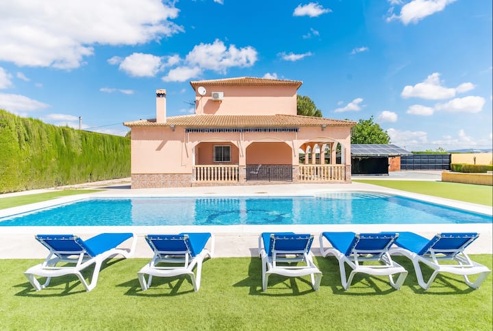 Cubo's Casa La Peña - Antequera, España