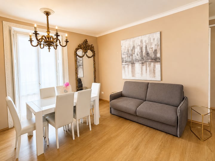 Three Bedroom Apartment In Porta Venezia - Milan