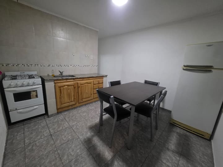 Cómodo Departamento Equipado Para 3. - San Nicolás de Los Arroyos