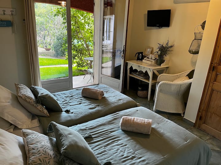 Chambre D'hôtes 2 Lits Simples - Les Oliviers - Remoulins