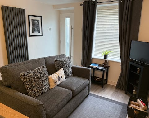Top Airbnb: Cosy Cottage in Porthmadog in Morfa Bychan, Ynys Galch, East, West, Gest, Tremadog