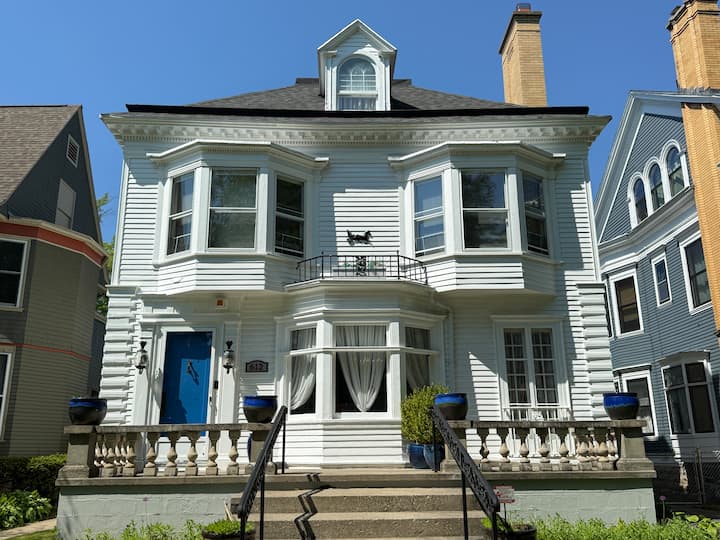 Cozy 1b/1b In The Heart Of Elmwood Village Buffalo - 버펄로