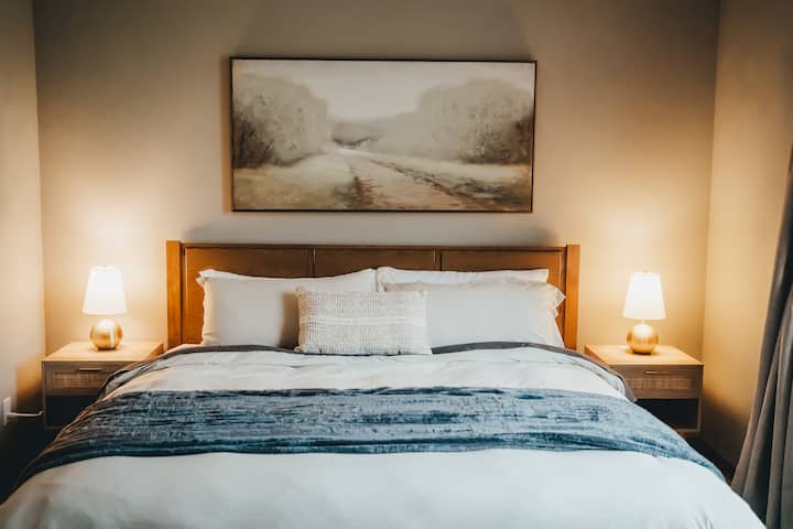 King bed with linens