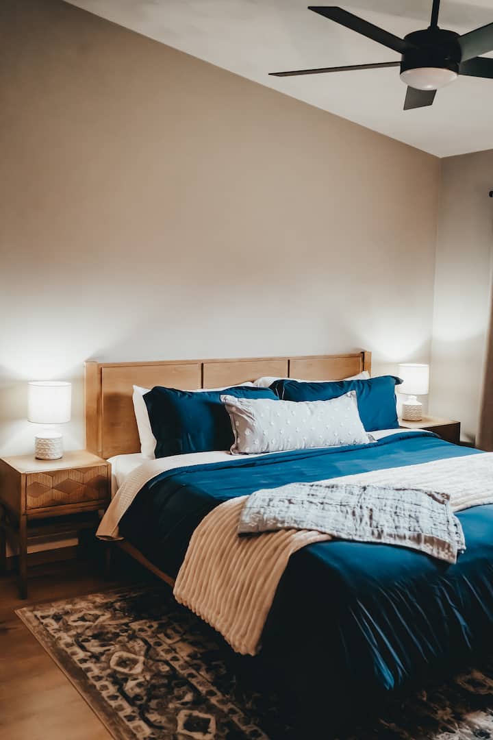 King bed with linens