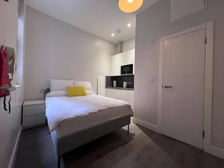 Sleek Studio Flat Edge Of City Shoreditch - London