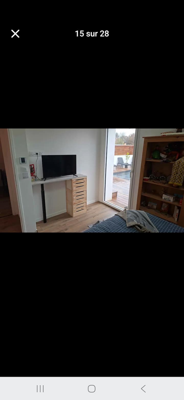 Chambre Avec Salle De Bain Et Piscine - Peyrehorade