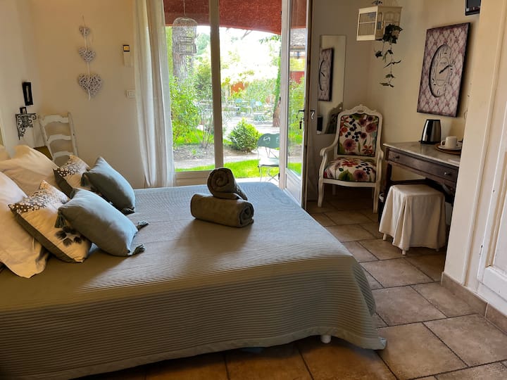 Chambres D'hôtes - Lit Double - Les Pins - Remoulins