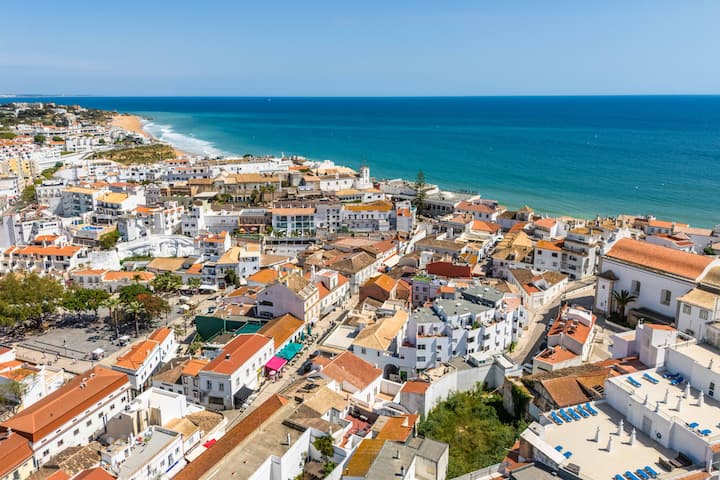 Geneve Old Town T3 Apartment - Albufeira