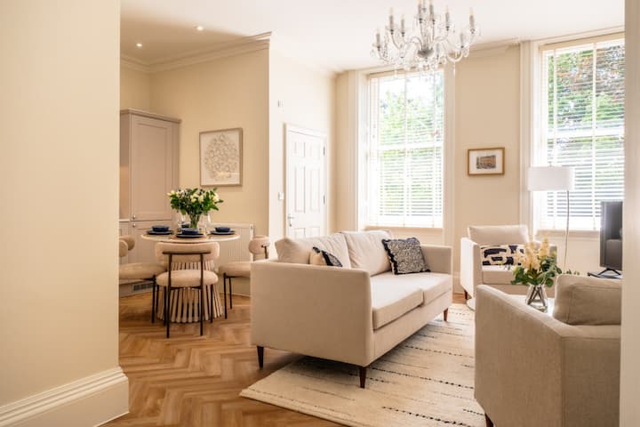 Stunning Flat In The Centre Of Cheltenham - 첼트넘