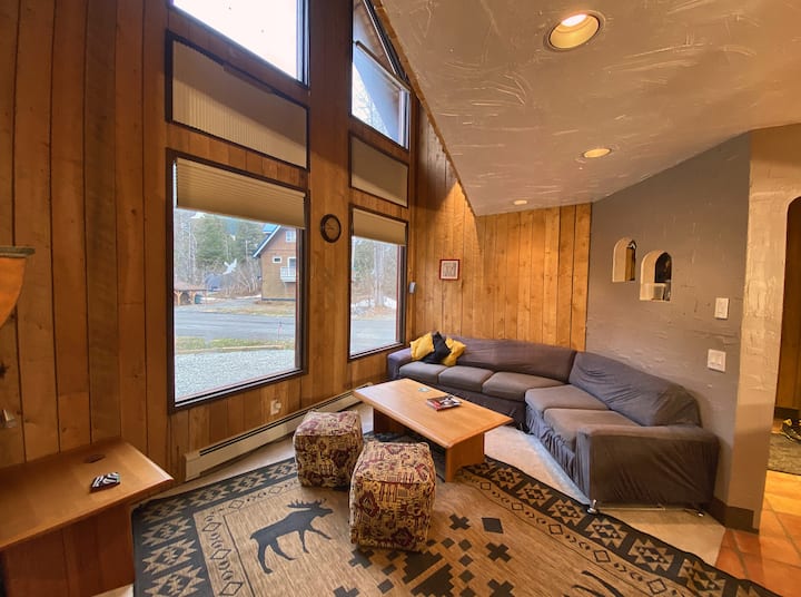Iconic A-frame | Steps To Alyeska + Restaurants - Alyeska, AK
