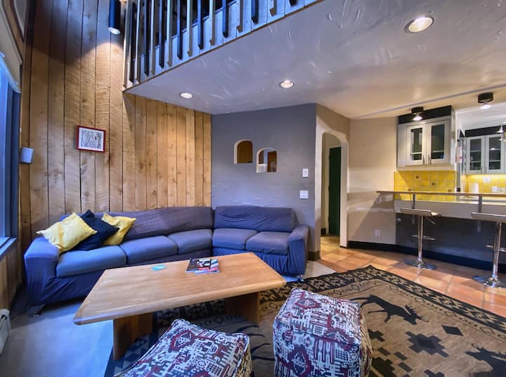 Entire Cabin | Sleeps 8 | Walk To Alyeska - Girdwood, AK