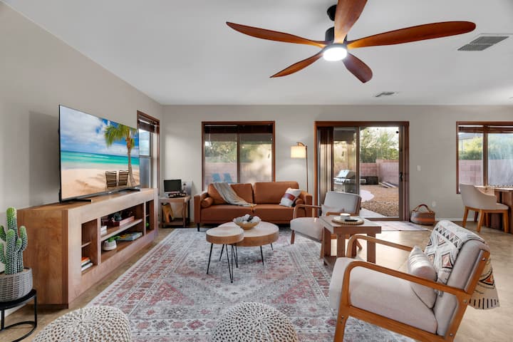Cactus Retreat | Pool • Fire Pit • Pet Friendly - Green Valley, AZ