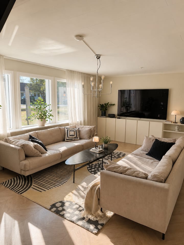 Rymlig Modern Villa Med Spabad Och Orangeri - Piteå