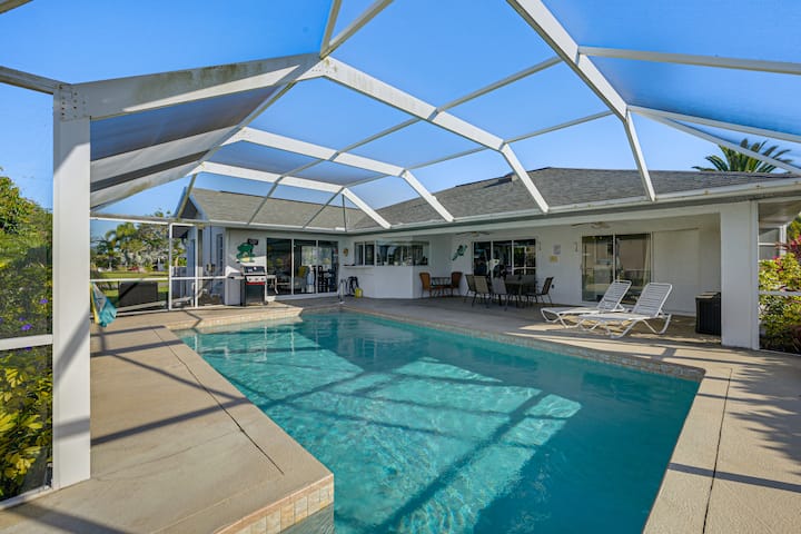Walk To Port Charlotte Beach Park! Canal-front Gem - Punta Gorda, FL