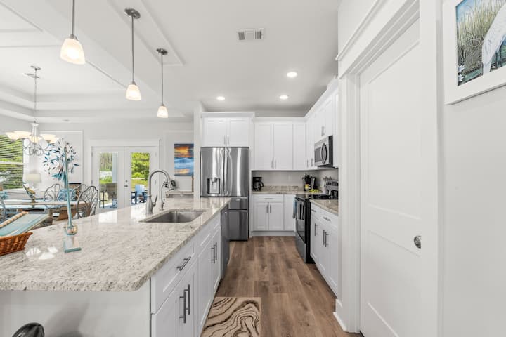 St. George Sound Home- 3 Bed-pool, Steps To Water - Carrabelle, FL