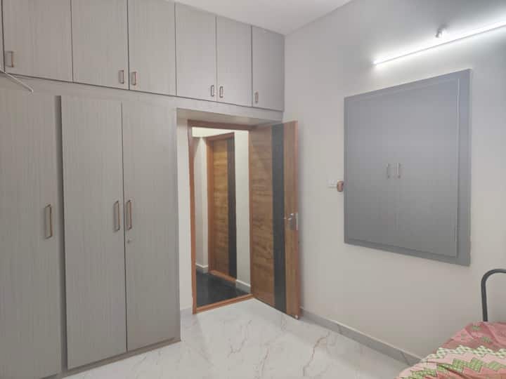 Single Bed Room With Hot Water Facility - Dharwad