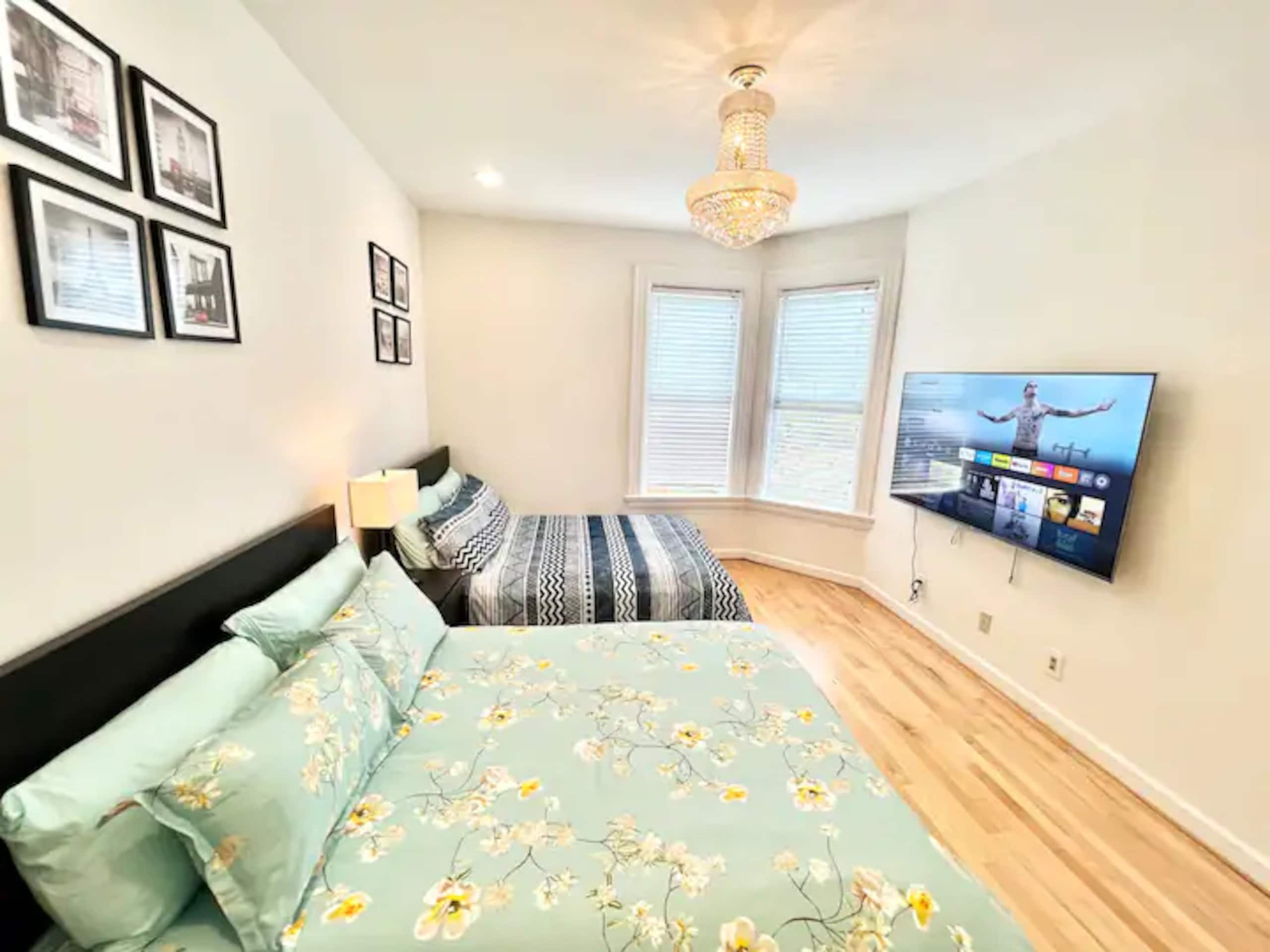 Home in San Francisco · ★5.0 · 4 bedrooms · 6 beds · 2.5 baths - Image 26