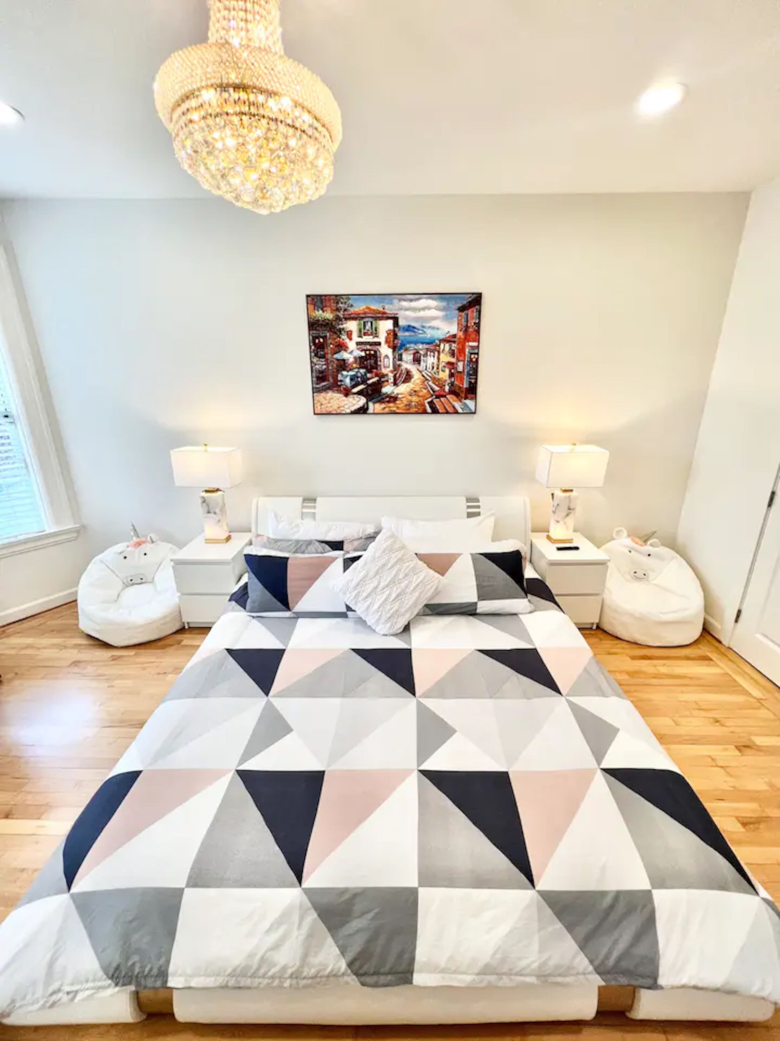 Home in San Francisco · ★5.0 · 4 bedrooms · 6 beds · 2.5 baths - Image 50