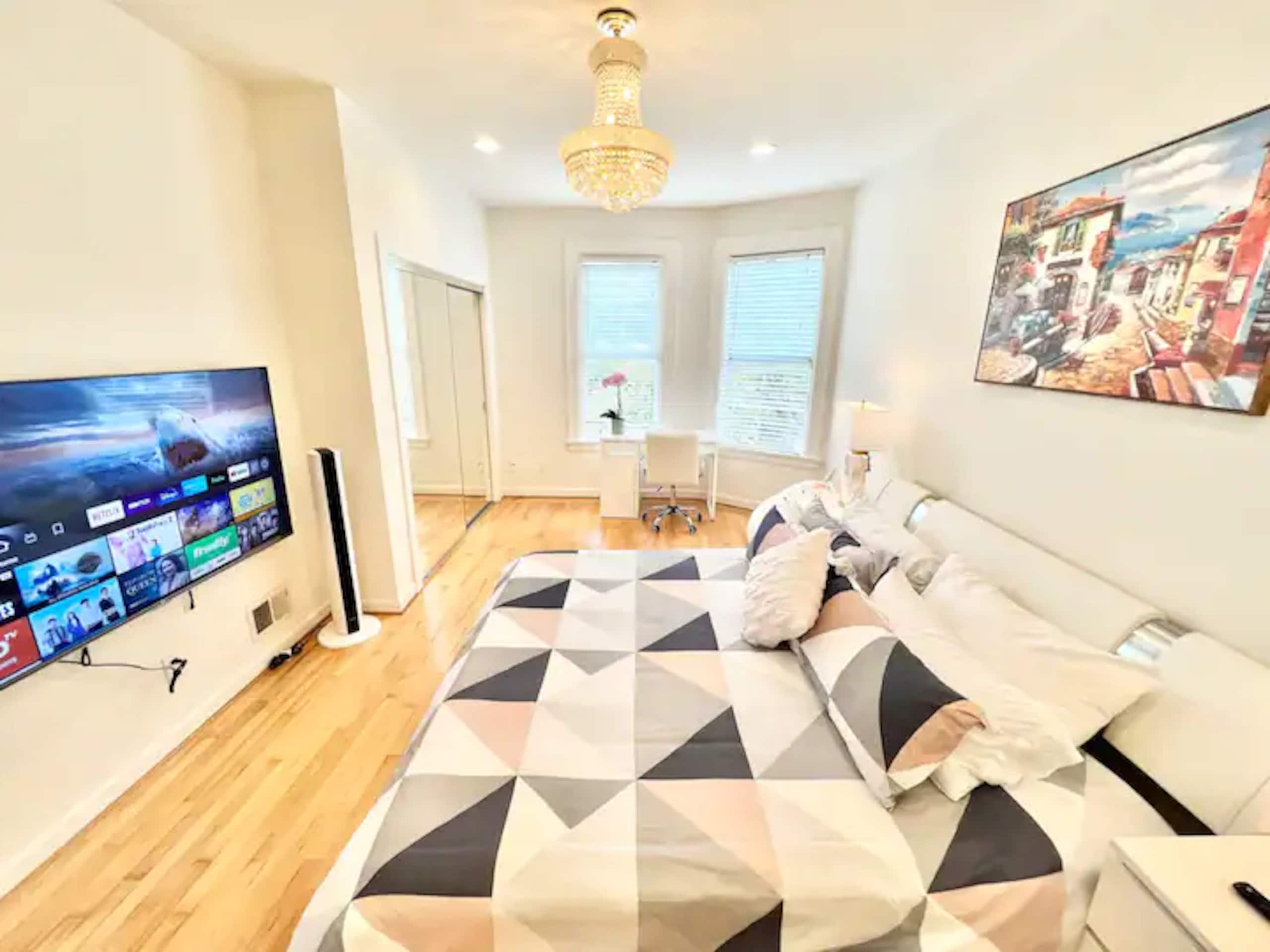 Home in San Francisco · ★5.0 · 4 bedrooms · 6 beds · 2.5 baths - Image 27