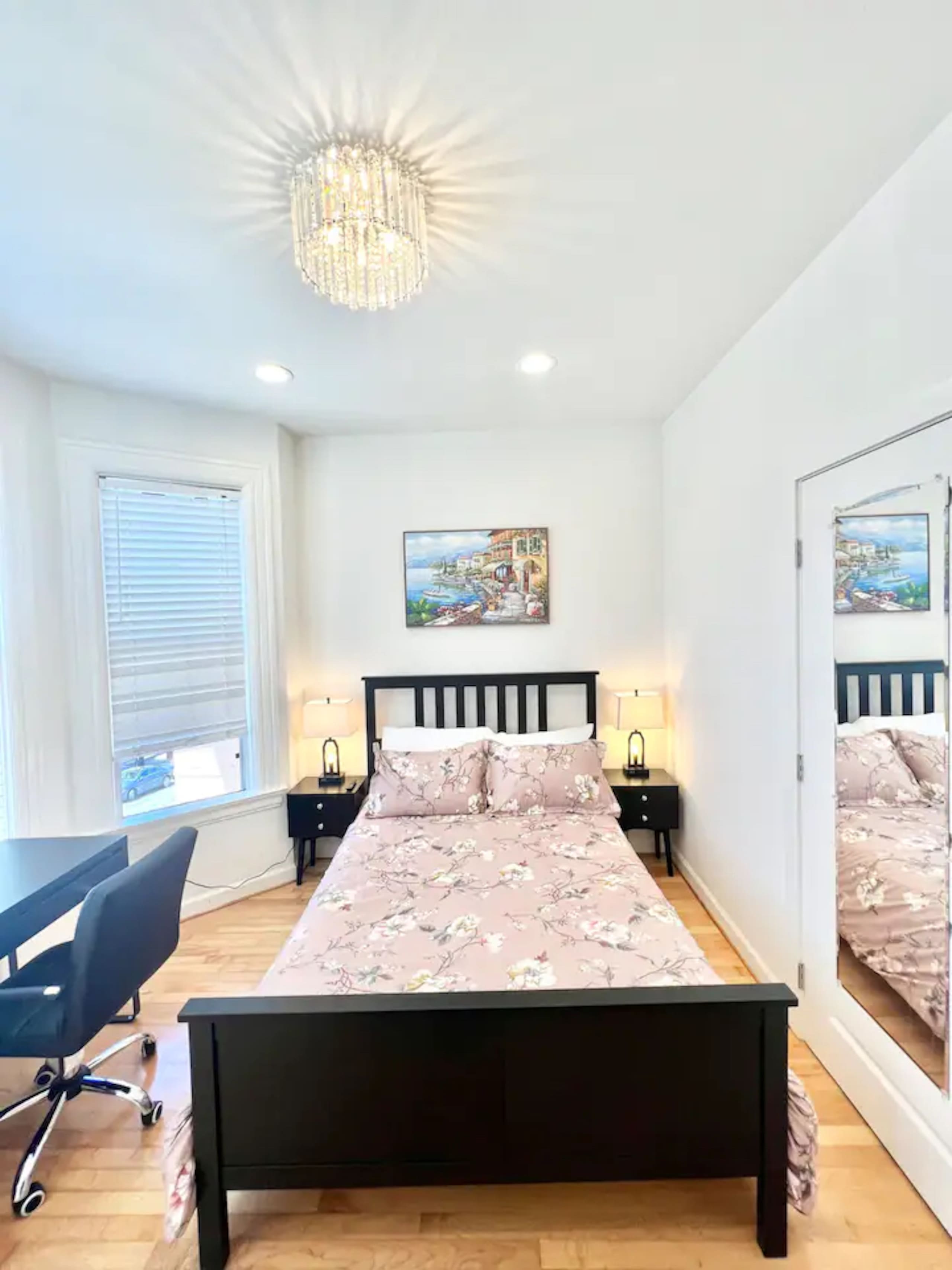 Home in San Francisco · ★5.0 · 4 bedrooms · 6 beds · 2.5 baths - Image 53