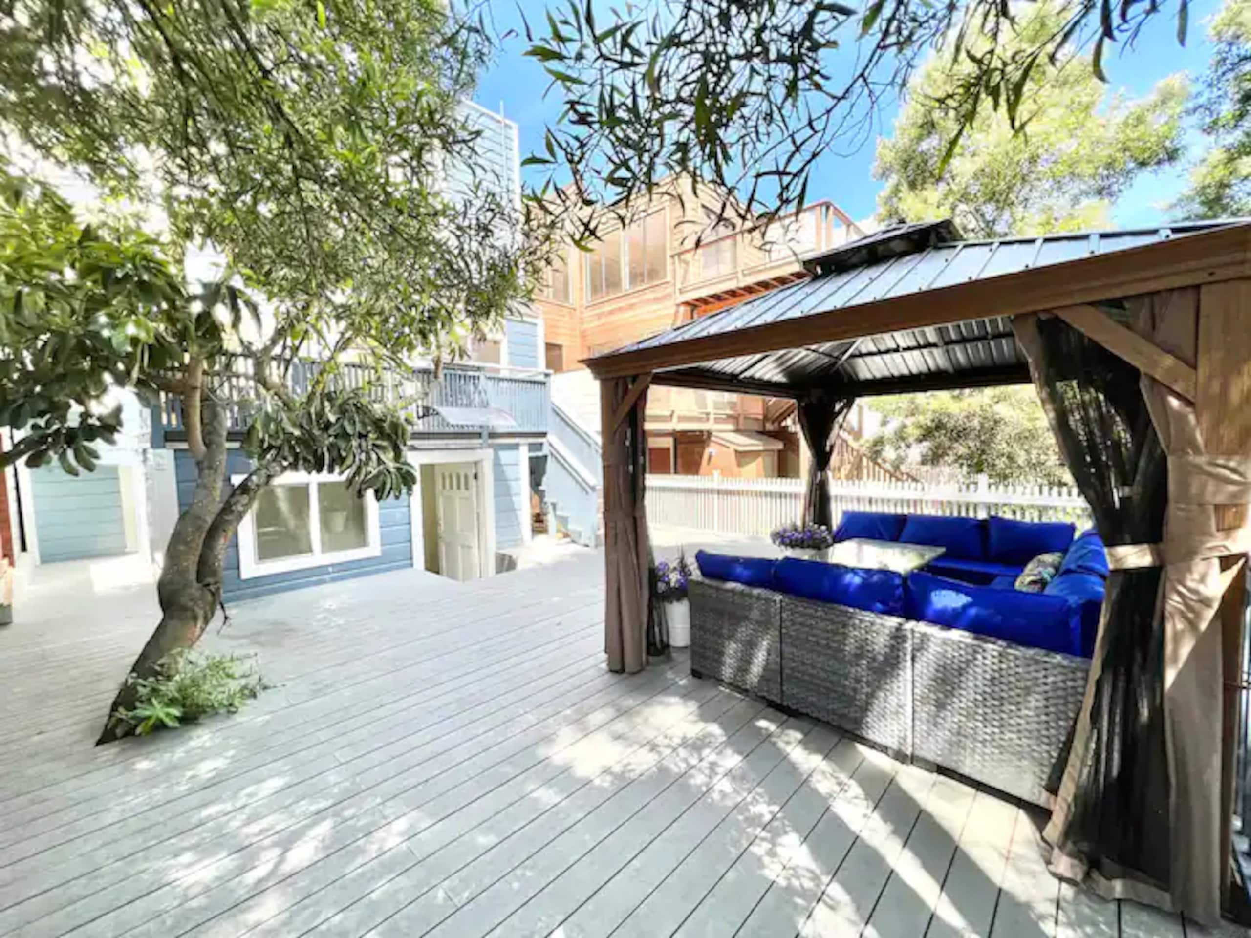 Home in San Francisco · ★5.0 · 4 bedrooms · 6 beds · 2.5 baths - Image 41