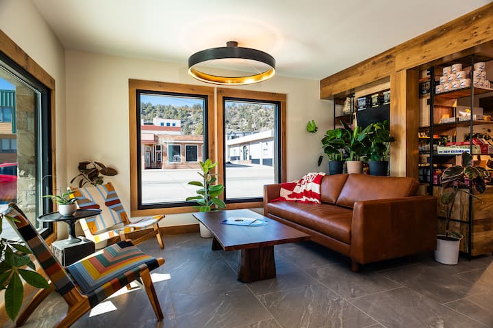 Boundary Hotel - Stylish King Room W/sofa - Durango, CO