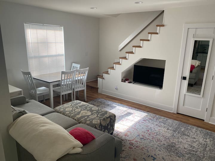 Downtown Lawrence-2br-sleeps 4-easy Drive To Kc - Lawrence, KS