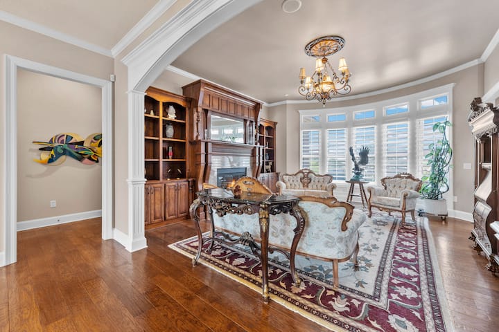 Luxury Estate Mansion~theater Game Room Gym Suites - Spring Hill, KS