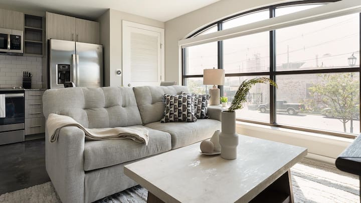 Landing | Stylish 1bd In Downtown - Savannah