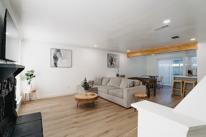 New Airbnb Slick And Cozy. - Houston, TX