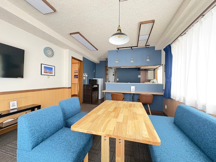 Kitchen-equipped Hotel Accommodates Up To 8 Guests - 横浜市