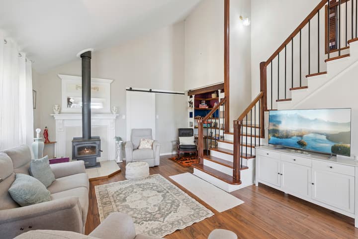 Rustic Mountain Retreat With Hinterland Views - Tamborine Mountain